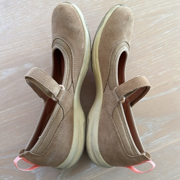 Lands’ End Mary Jane type shoes, size 8 1/2 B, light wear, good condition! - Picture 4 of 7
